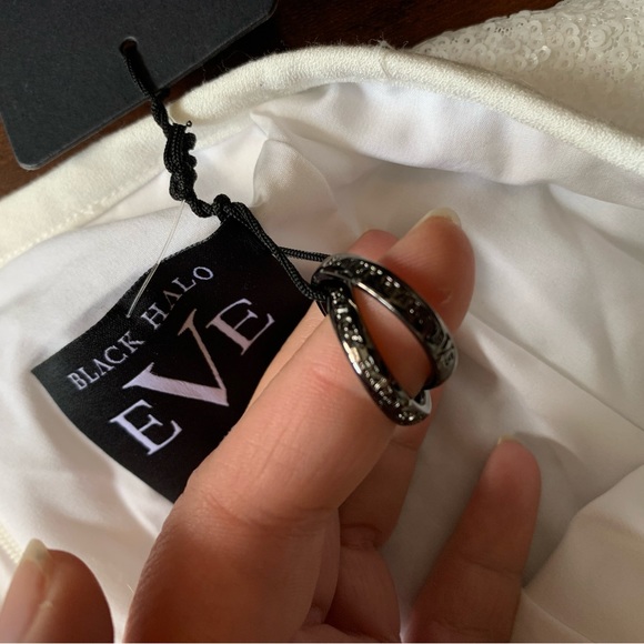 Black Halo Wide Leg Sequined White pants - Picture 14 of 15